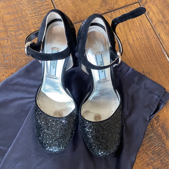 Prada Pumps - Picture 2 of 6